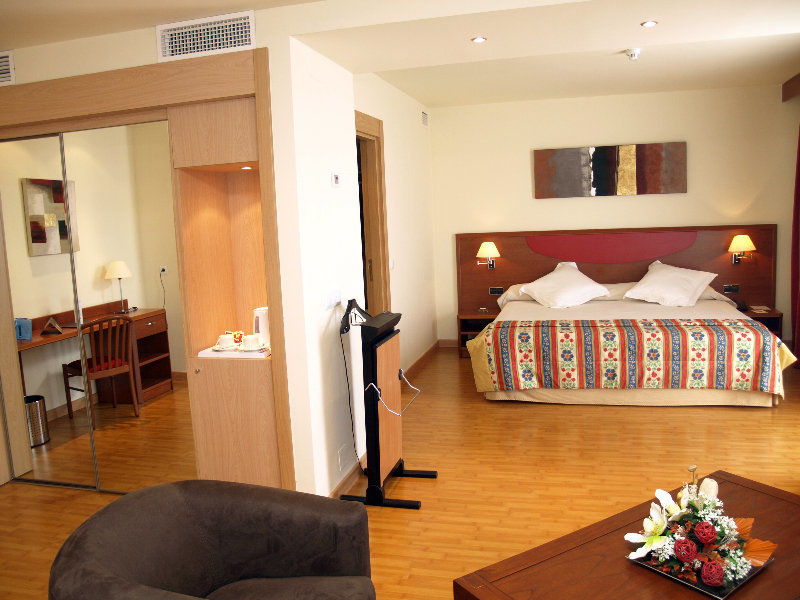Alcala Plaza Hotel Alcala de Henares Ngoại thất bức ảnh