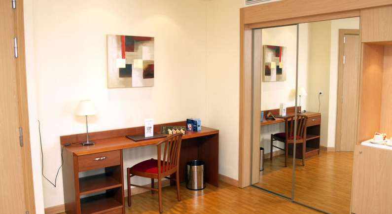 Alcala Plaza Hotel Alcala de Henares Ngoại thất bức ảnh