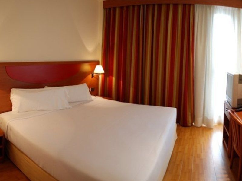 Alcala Plaza Hotel Alcala de Henares Ngoại thất bức ảnh